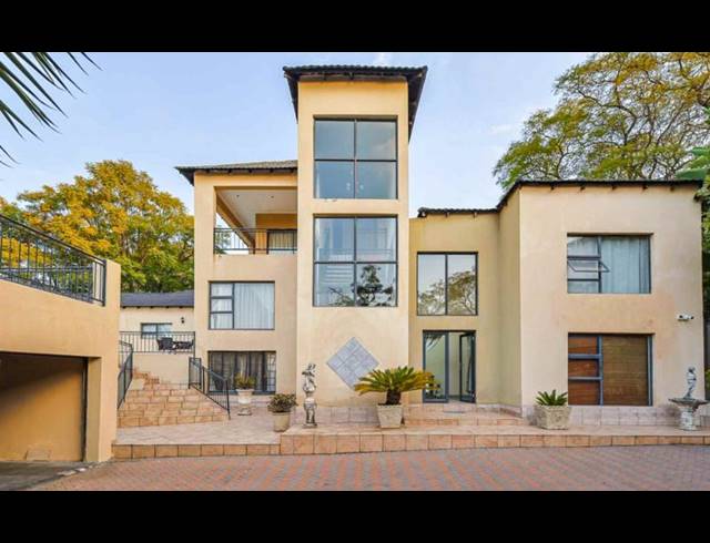 4 BEDROOM HOUSE FOR SALE IN WATERKLOOF RIDGE